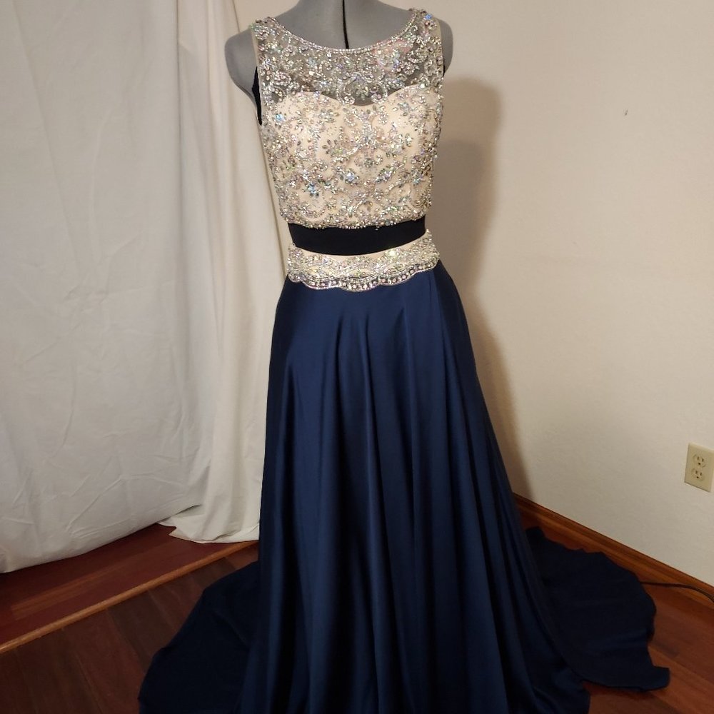 TIFFANY  style #16212  Navy/Nude  size 8